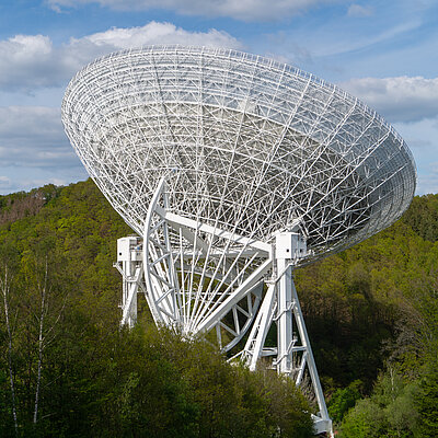 Blick auf das Radioteleskop Effelsberg