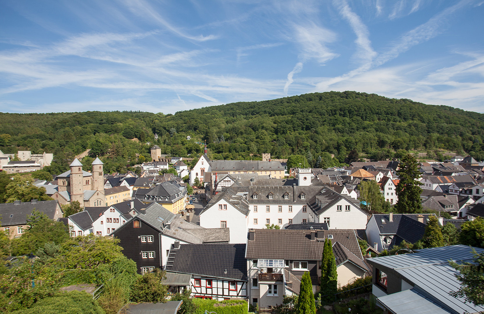 Blick von der Burg auf die historische Innenstadt von Bad Münstereifel